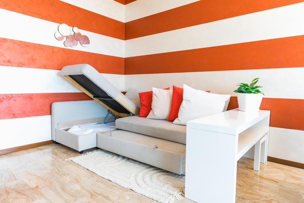 Elegant Apartment In Bergamo Center Bagian luar foto